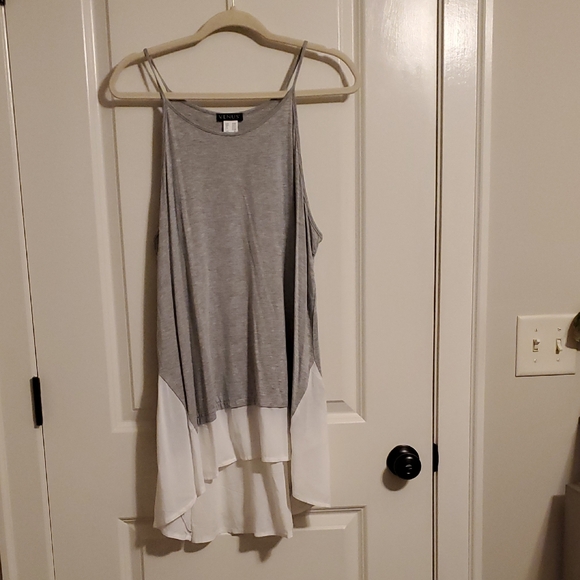 VENUS Tops - VENUS Gray and White Layered Tunic